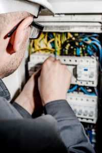 Home Correcte installatie van voldoende stopcontacten voor veilige elektriciteit in uw woning